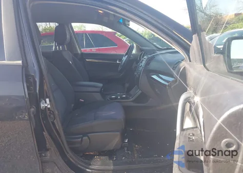 2011 Kia Sorento Lx from USA, damaged, VIN 5XYKTCA14BG079081